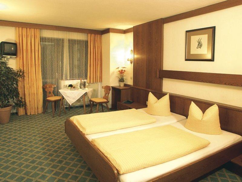 Hotel St. Hubertushof Целль-ам-Зеє Екстер'єр фото
