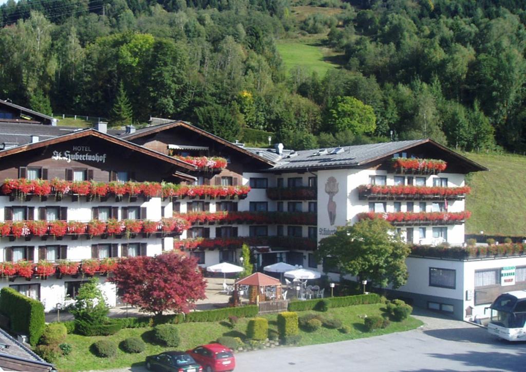 Hotel St. Hubertushof Целль-ам-Зеє Екстер'єр фото